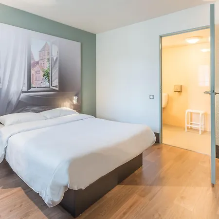 B&B Hotel Beauvais Hotel 2*