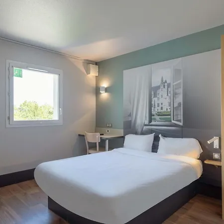 B&B Hotel Beauvais Hotel 2*