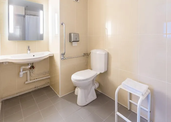 B&B Hotel Beauvais 2*