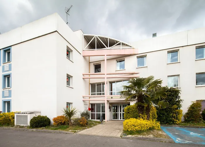 Hotel B&B Hotel Beauvais 2*